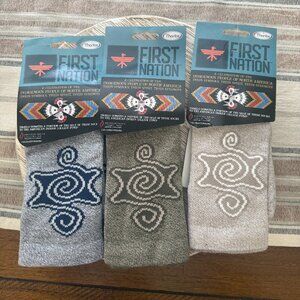 Thorlos First Nation Bundle 3 Crew Socks Unisex Medium /Large Gray Green New